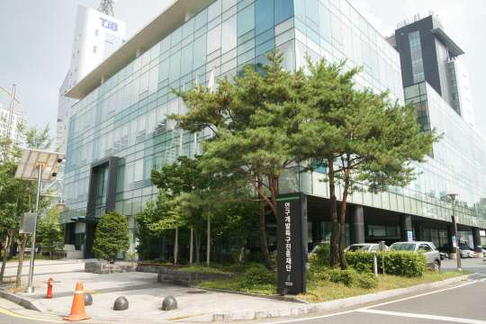 대전 유성구에 위치한 연구개발특구진흥재단 전경